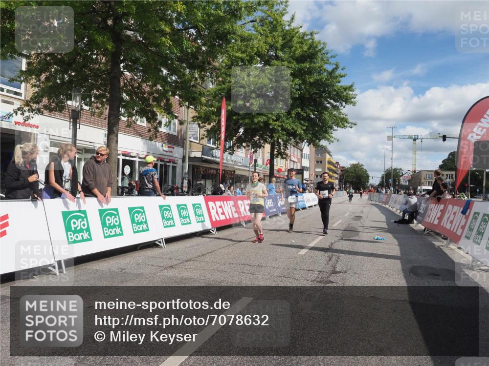 15.09.2024 - PSD Bank Halbmarathon Miley Keyser http://msf.ph/oto/7078632 15.09.2024 12:40:59 Ziel 1845, 1910, 3444 meine-sportfotos.de