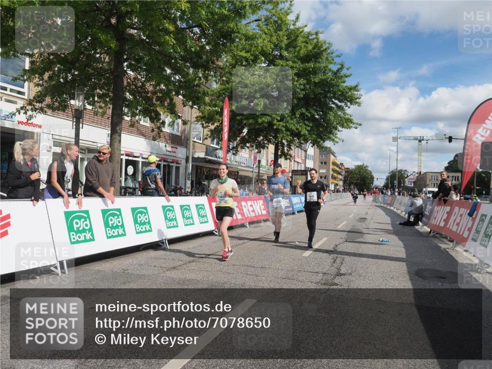 15.09.2024 - PSD Bank Halbmarathon Miley Keyser http://msf.ph/oto/7078650 15.09.2024 12:41:00 Ziel 1845, 1910, 3444 meine-sportfotos.de