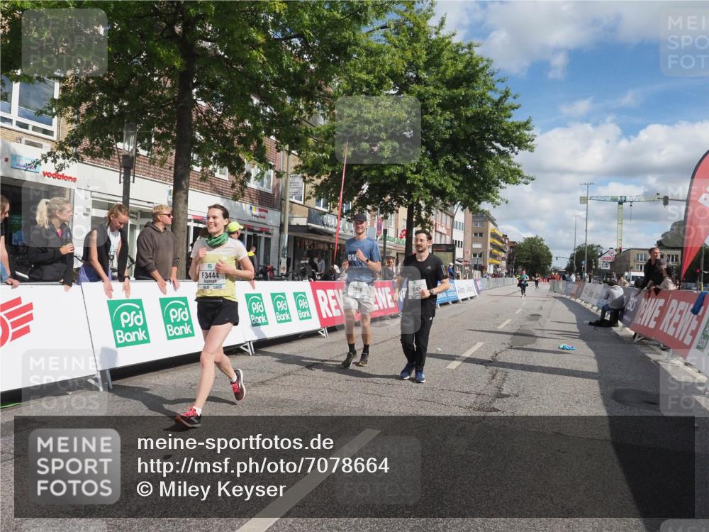 15.09.2024 - PSD Bank Halbmarathon Miley Keyser http://msf.ph/oto/7078664 15.09.2024 12:41:01 Ziel 1845, 1910, 3444 meine-sportfotos.de