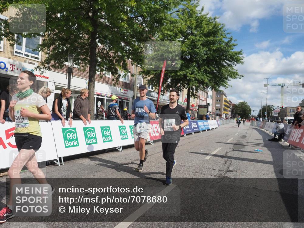 15.09.2024 - PSD Bank Halbmarathon Miley Keyser http://msf.ph/oto/7078680 15.09.2024 12:41:01 Ziel 1845, 1910, 3444 meine-sportfotos.de