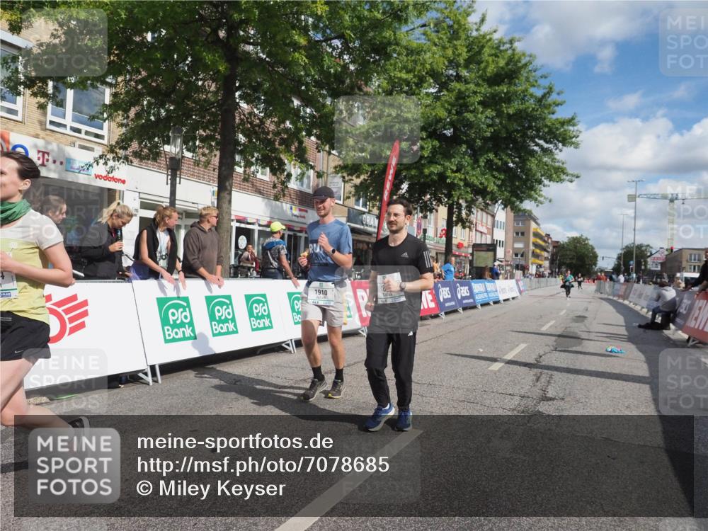 15.09.2024 - PSD Bank Halbmarathon Miley Keyser http://msf.ph/oto/7078685 15.09.2024 12:41:01 Ziel 1845, 1910, 3444 meine-sportfotos.de