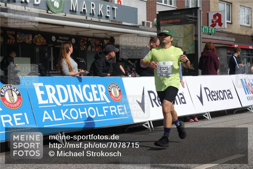 15.09.2024 - PSD Bank Halbmarathon Michael Strokosch http://msf.ph/oto/7078715 15.09.2024 12:20:40 Ziel 2070, 2128, 2325, 2957, 3032 meine-sportfotos.de