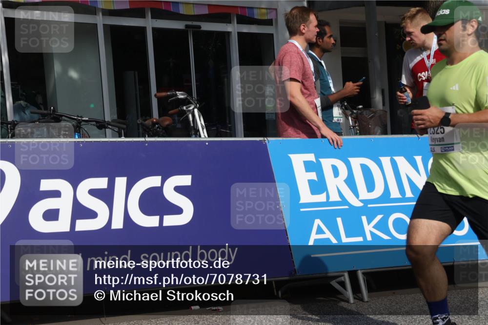15.09.2024 - PSD Bank Halbmarathon Michael Strokosch http://msf.ph/oto/7078731 15.09.2024 12:20:41 Ziel 2070, 2128, 2325, 2957, 3032 meine-sportfotos.de