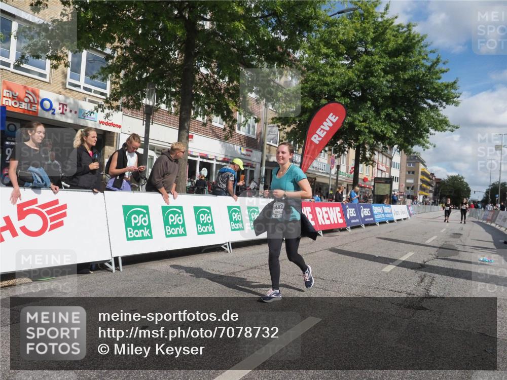 15.09.2024 - PSD Bank Halbmarathon Miley Keyser http://msf.ph/oto/7078732 15.09.2024 12:41:12 Ziel 1845, 1910, 3444, 3462 meine-sportfotos.de