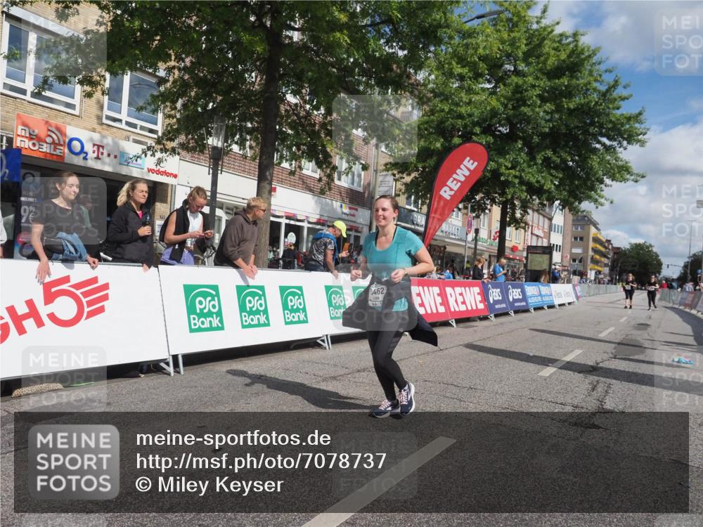 15.09.2024 - PSD Bank Halbmarathon Miley Keyser http://msf.ph/oto/7078737 15.09.2024 12:41:13 Ziel 1845, 1910, 3444, 3462 meine-sportfotos.de
