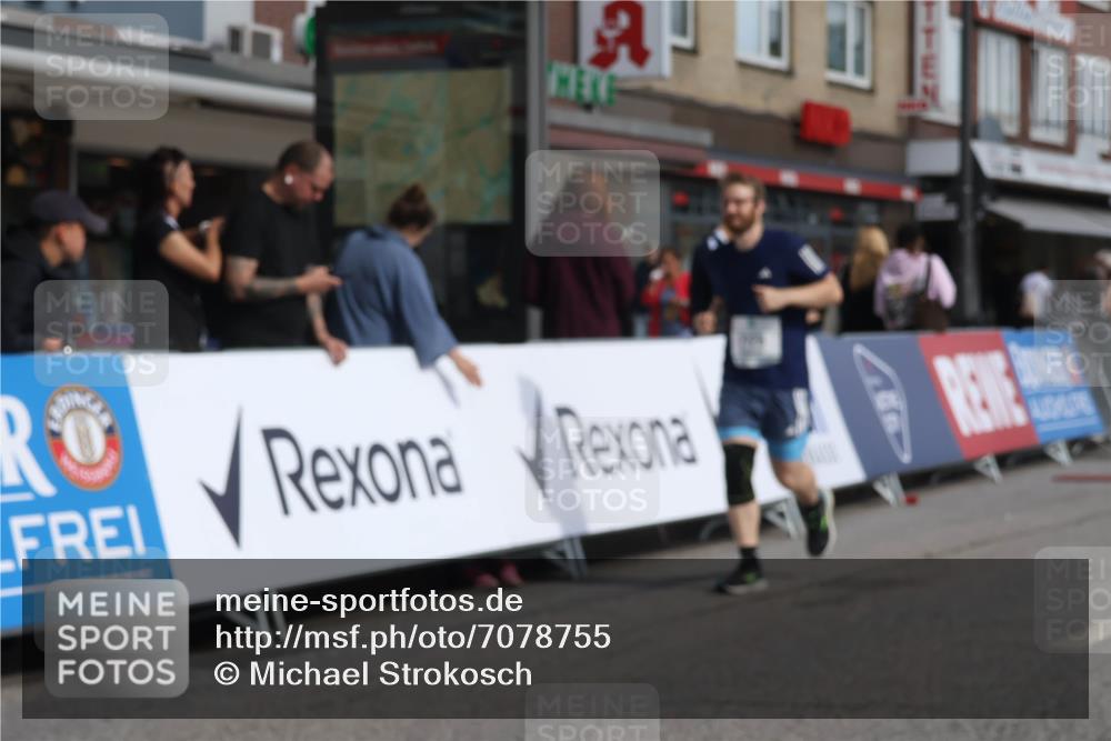 15.09.2024 - PSD Bank Halbmarathon Michael Strokosch http://msf.ph/oto/7078755 15.09.2024 12:20:43 Ziel 2070, 2128, 2325, 2957, 3032 meine-sportfotos.de