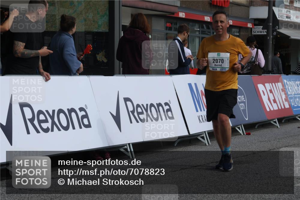 15.09.2024 - PSD Bank Halbmarathon Michael Strokosch http://msf.ph/oto/7078823 15.09.2024 12:20:47 Ziel 2070, 2128, 2325, 2957, 3032, 3248 meine-sportfotos.de
