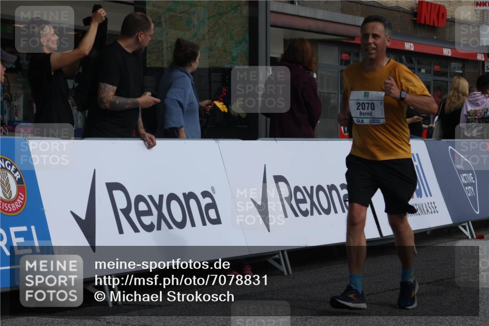 15.09.2024 - PSD Bank Halbmarathon Michael Strokosch http://msf.ph/oto/7078831 15.09.2024 12:20:48 Ziel 2070, 2128, 2325, 2957, 3248 meine-sportfotos.de