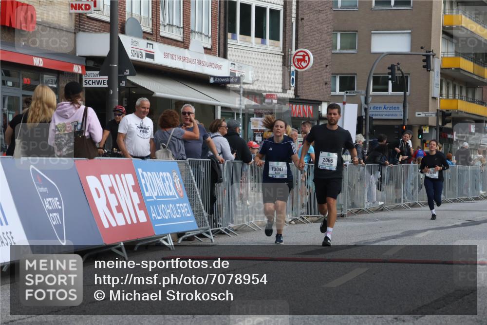 15.09.2024 - PSD Bank Halbmarathon Michael Strokosch http://msf.ph/oto/7078954 15.09.2024 12:21:02 Ziel 2066, 3047, 3248, 3285 meine-sportfotos.de