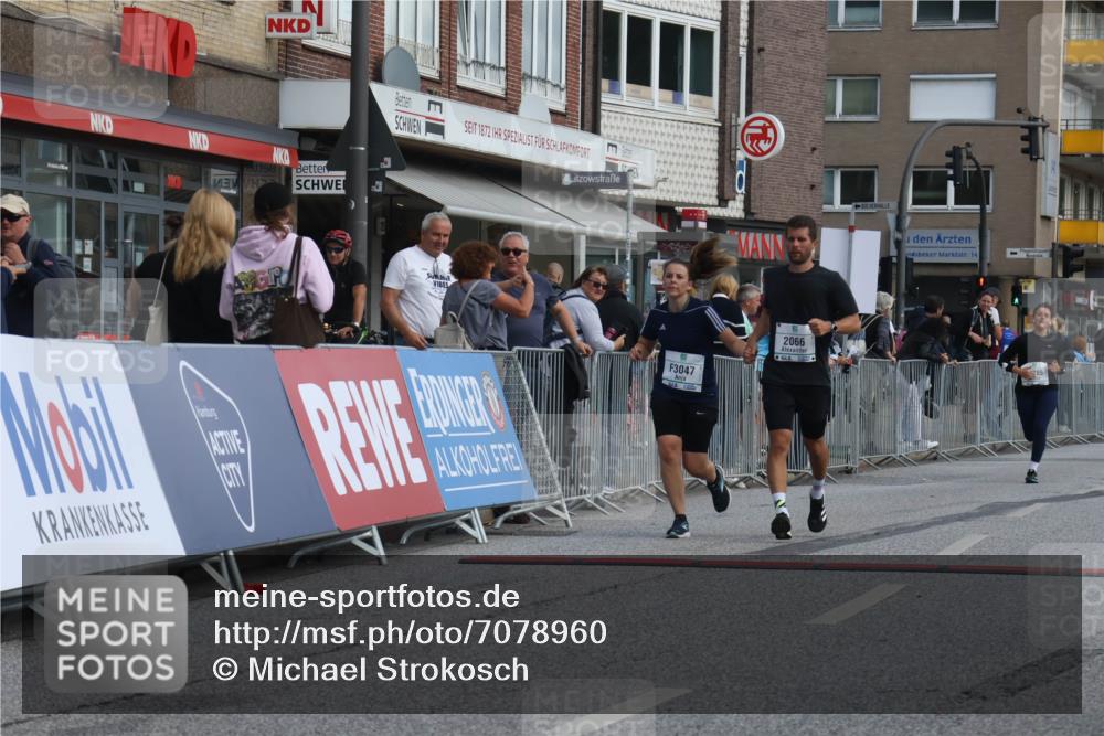 15.09.2024 - PSD Bank Halbmarathon Michael Strokosch http://msf.ph/oto/7078960 15.09.2024 12:21:02 Ziel 2066, 3047, 3248, 3285 meine-sportfotos.de