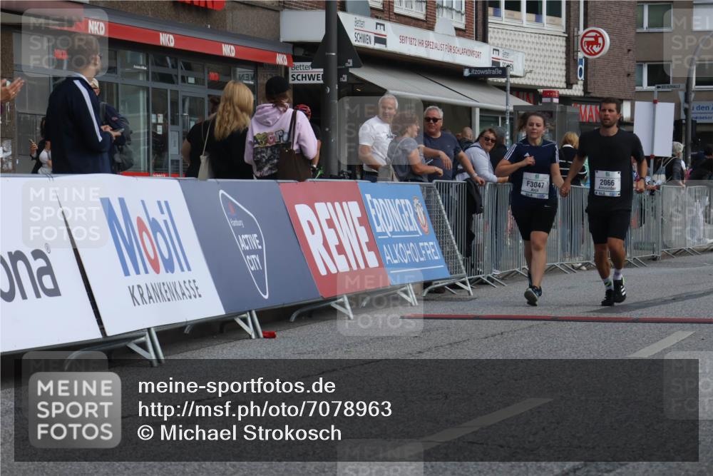 15.09.2024 - PSD Bank Halbmarathon Michael Strokosch http://msf.ph/oto/7078963 15.09.2024 12:21:02 Ziel 2066, 3047, 3248, 3285 meine-sportfotos.de