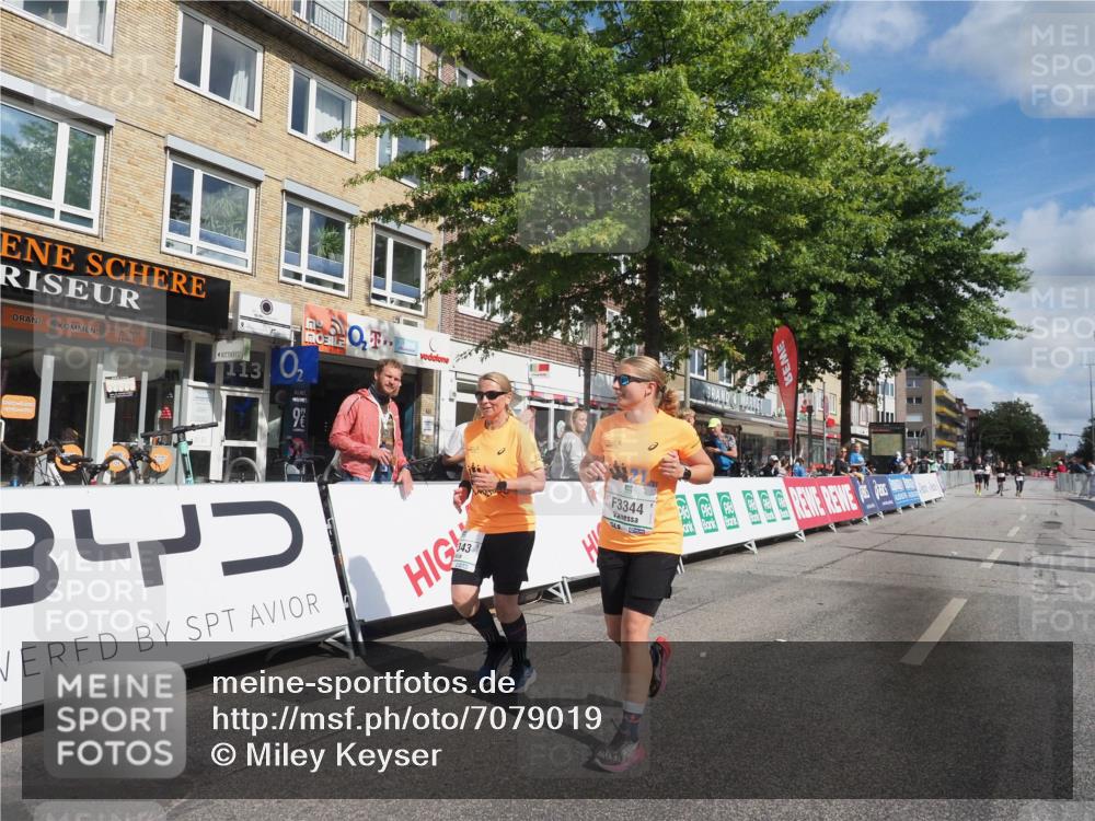 15.09.2024 - PSD Bank Halbmarathon Miley Keyser http://msf.ph/oto/7079019 15.09.2024 12:42:00 Ziel 2276, 3343, 3344, 3412 meine-sportfotos.de