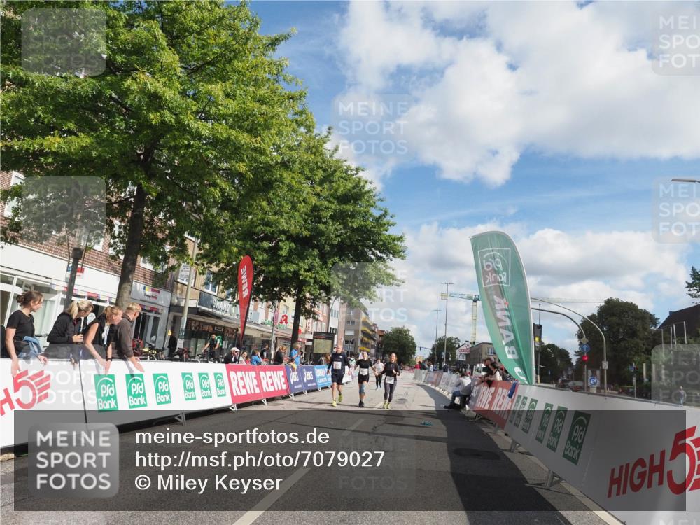 15.09.2024 - PSD Bank Halbmarathon Miley Keyser http://msf.ph/oto/7079027 15.09.2024 12:42:10 Ziel 2225, 3131, 3191, 3343, 3344, 3363 meine-sportfotos.de