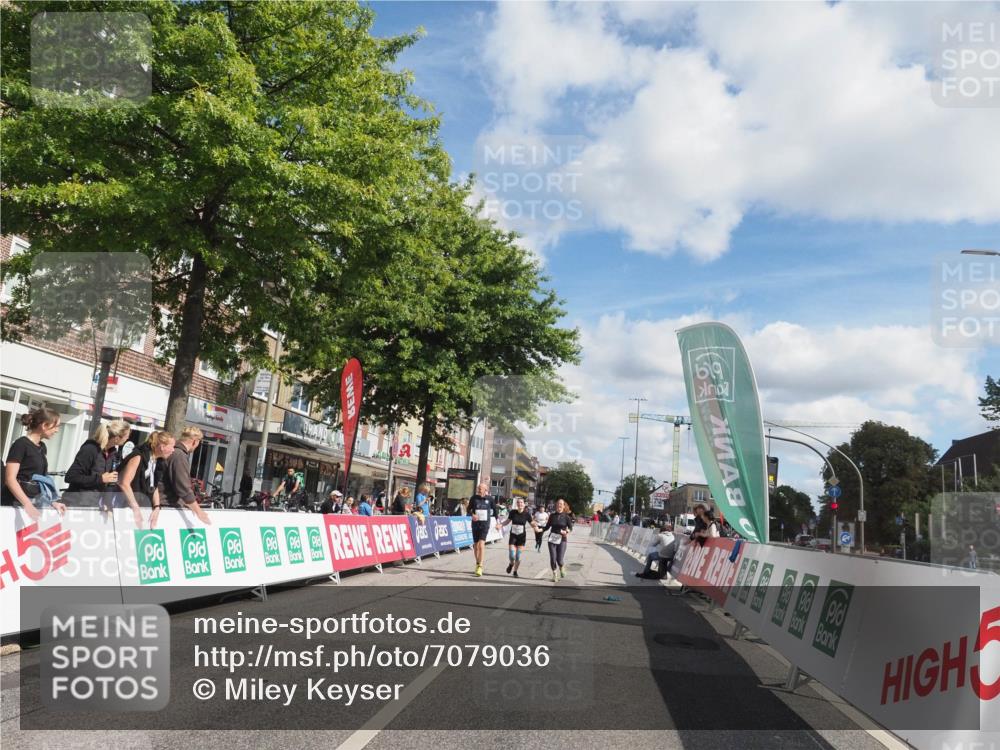 15.09.2024 - PSD Bank Halbmarathon Miley Keyser http://msf.ph/oto/7079036 15.09.2024 12:42:10 Ziel 2225, 3131, 3191, 3343, 3344, 3363 meine-sportfotos.de