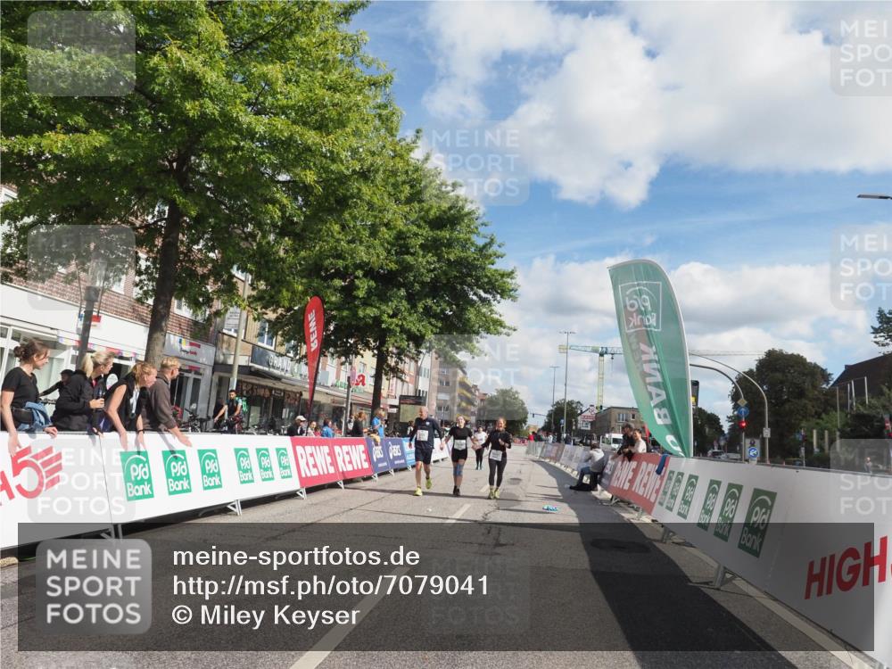 15.09.2024 - PSD Bank Halbmarathon Miley Keyser http://msf.ph/oto/7079041 15.09.2024 12:42:10 Ziel 2225, 3131, 3191, 3343, 3344, 3363 meine-sportfotos.de