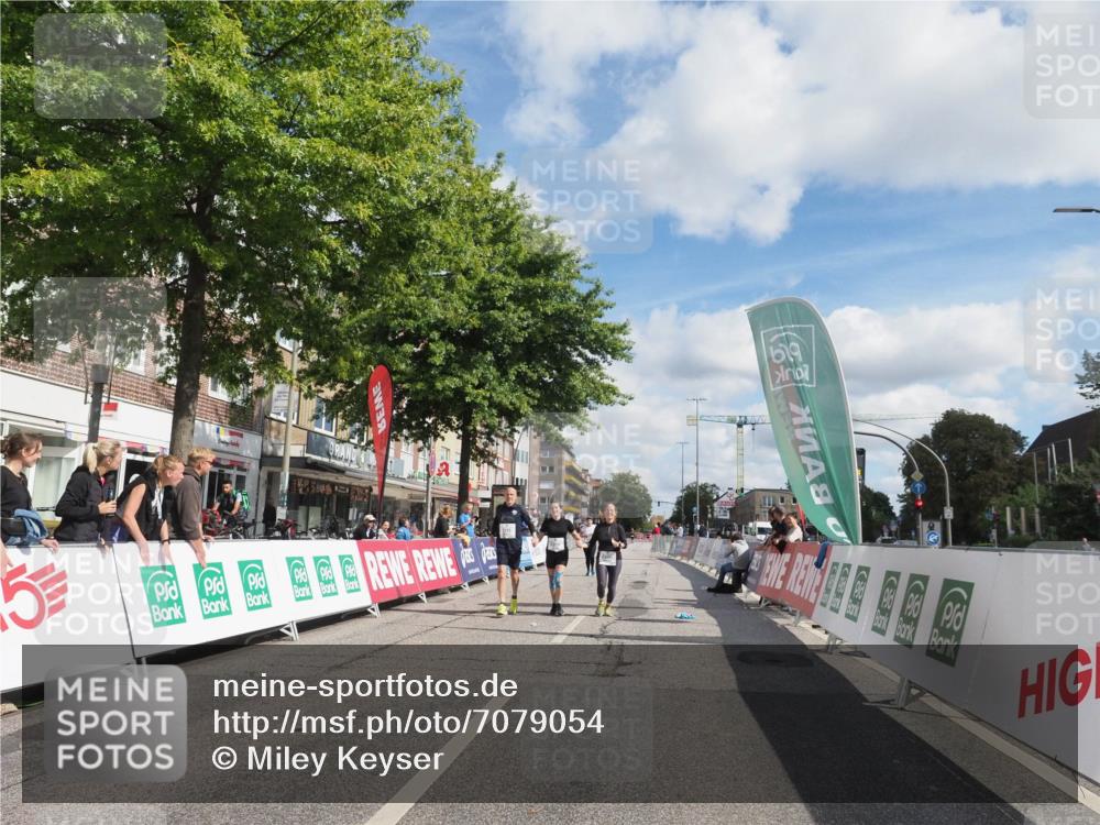 15.09.2024 - PSD Bank Halbmarathon Miley Keyser http://msf.ph/oto/7079054 15.09.2024 12:42:11 Ziel 2225, 3131, 3191, 3343, 3344, 3363 meine-sportfotos.de