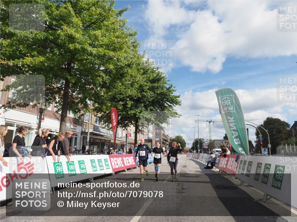 15.09.2024 - PSD Bank Halbmarathon Miley Keyser http://msf.ph/oto/7079078 15.09.2024 12:42:12 Ziel 2225, 3131, 3191, 3343, 3344, 3363 meine-sportfotos.de