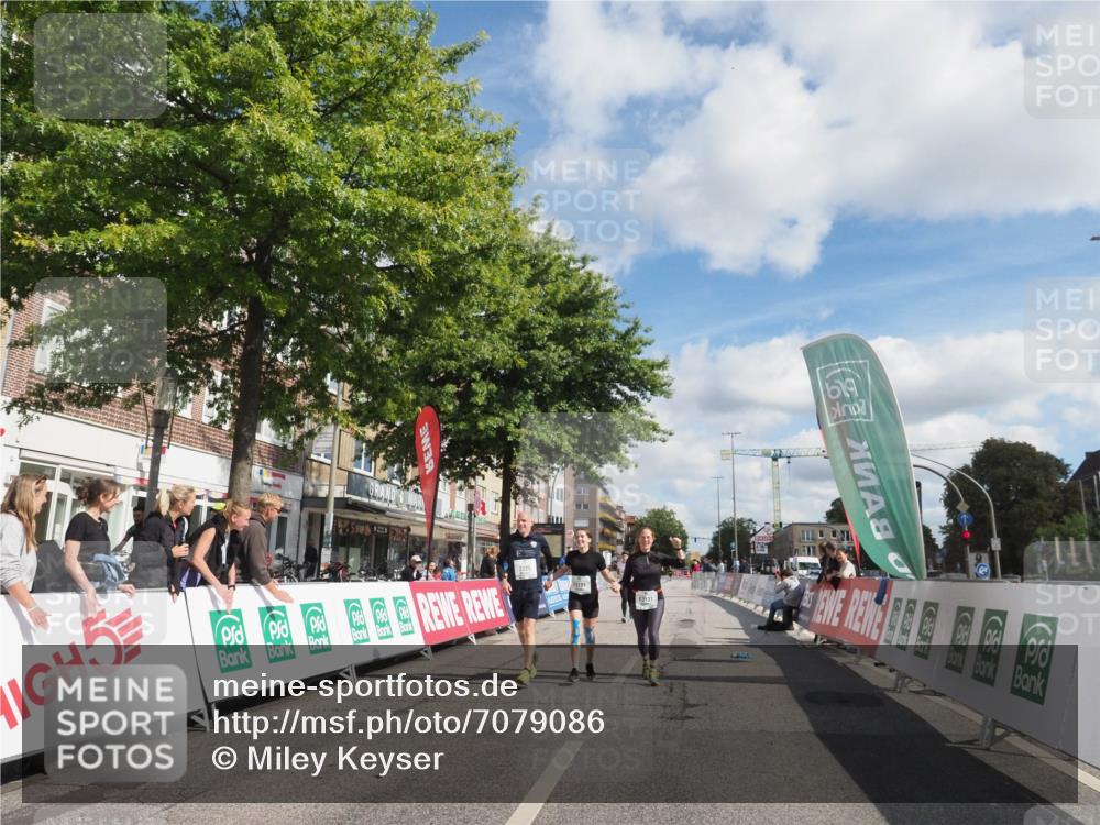 15.09.2024 - PSD Bank Halbmarathon Miley Keyser http://msf.ph/oto/7079086 15.09.2024 12:42:12 Ziel 2225, 3131, 3191, 3343, 3344, 3363 meine-sportfotos.de