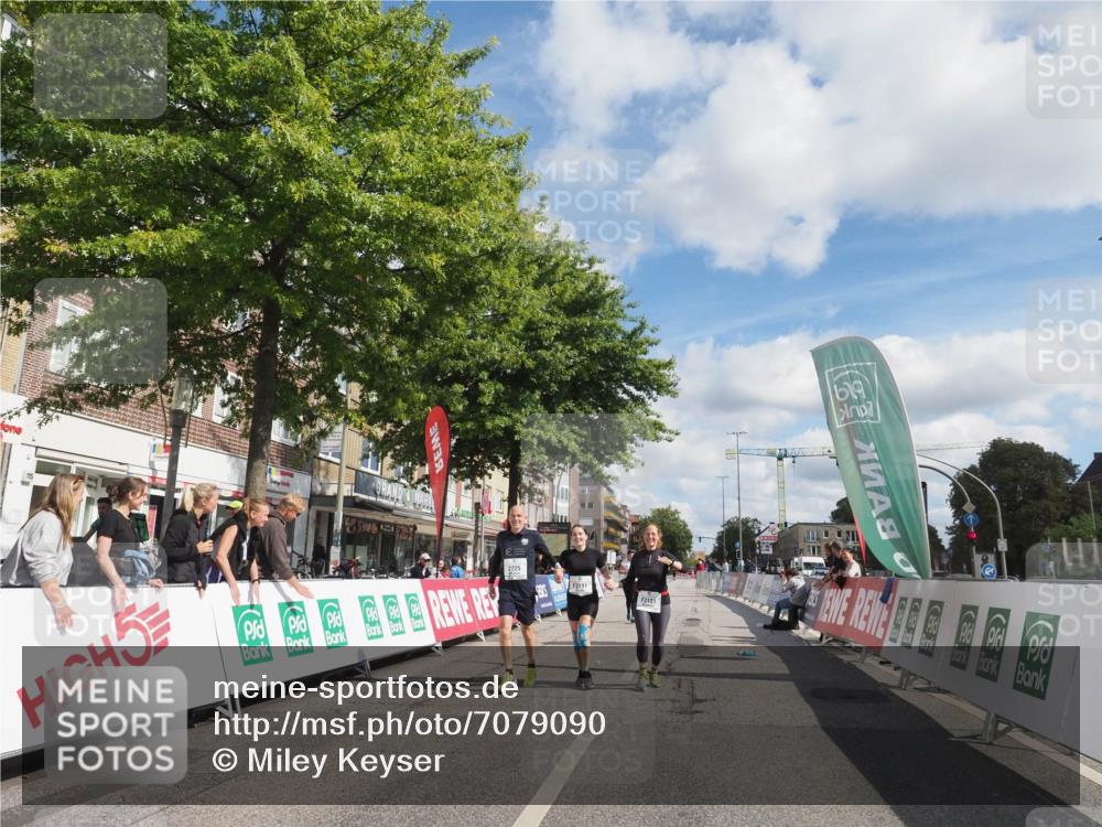 15.09.2024 - PSD Bank Halbmarathon Miley Keyser http://msf.ph/oto/7079090 15.09.2024 12:42:12 Ziel 2225, 3131, 3191, 3343, 3344, 3363 meine-sportfotos.de