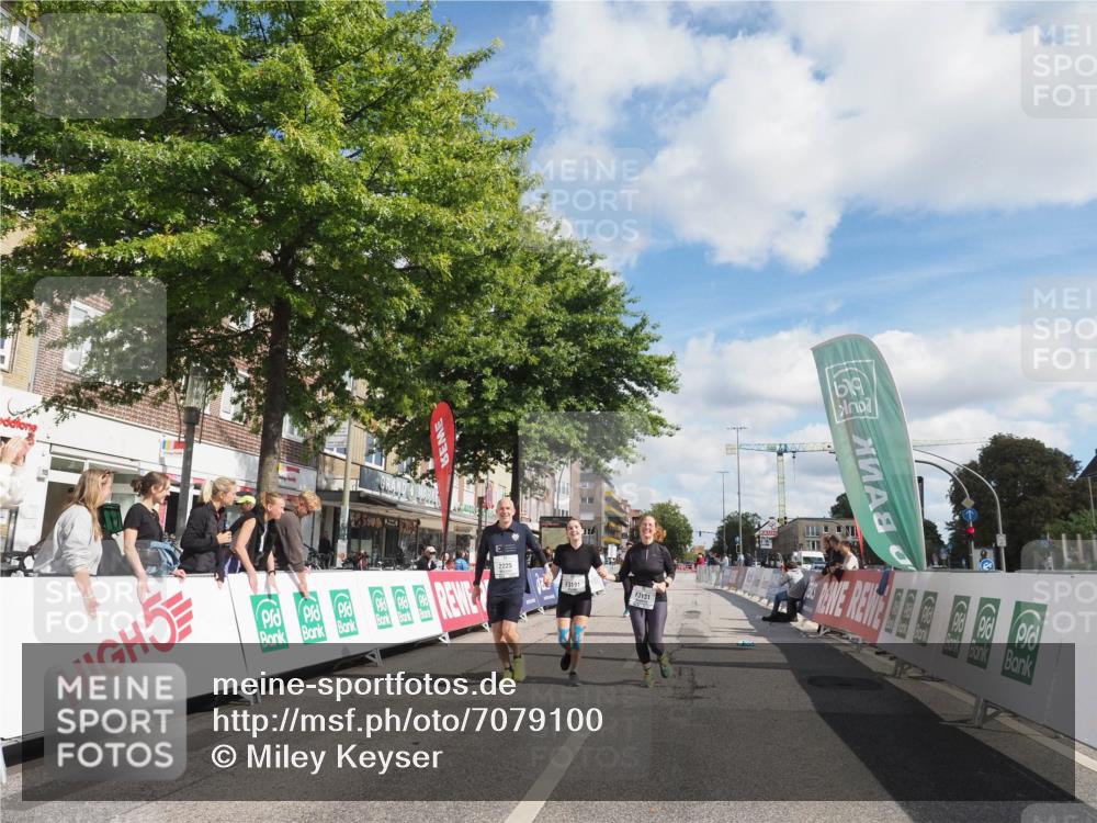 15.09.2024 - PSD Bank Halbmarathon Miley Keyser http://msf.ph/oto/7079100 15.09.2024 12:42:13 Ziel 2225, 3131, 3191, 3343, 3344, 3363 meine-sportfotos.de