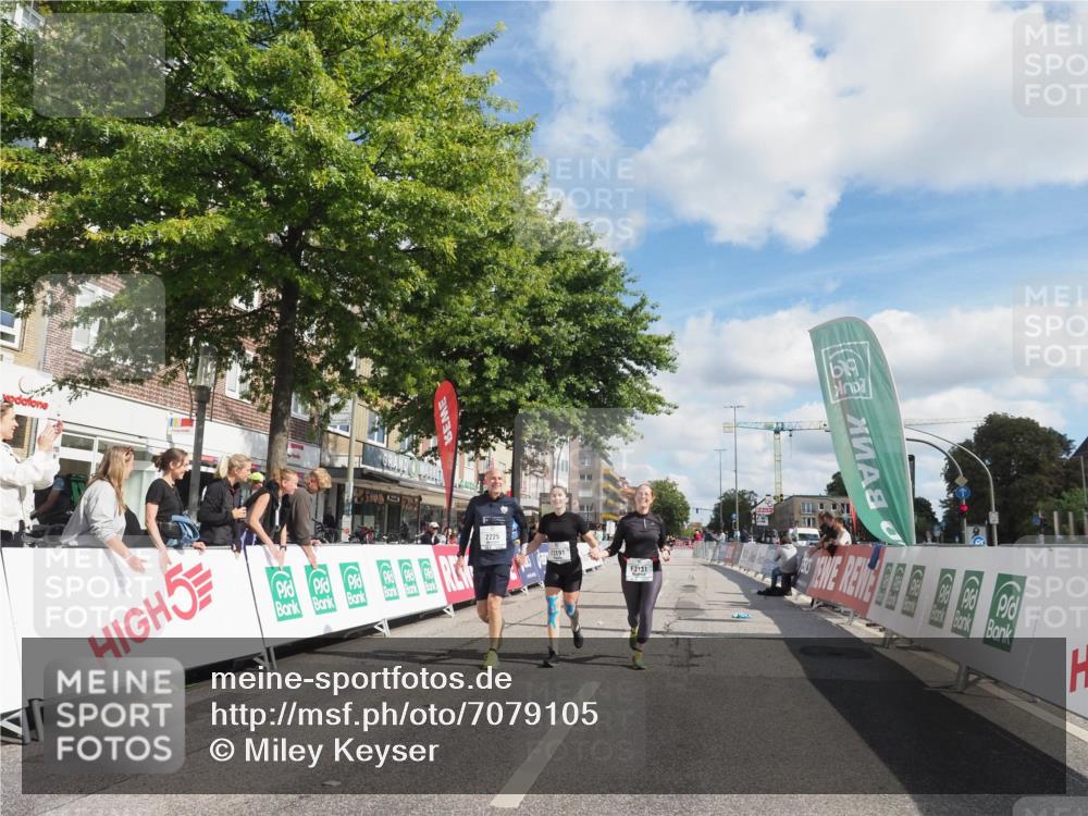 15.09.2024 - PSD Bank Halbmarathon Miley Keyser http://msf.ph/oto/7079105 15.09.2024 12:42:13 Ziel 2225, 3131, 3191, 3343, 3344, 3363 meine-sportfotos.de