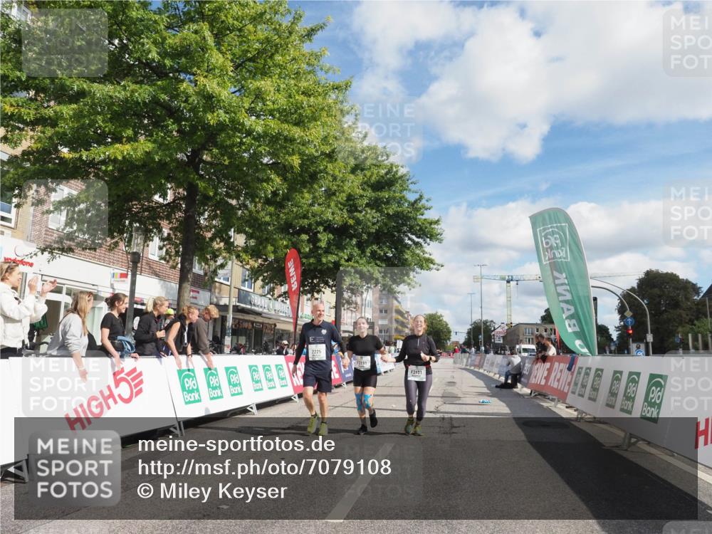 15.09.2024 - PSD Bank Halbmarathon Miley Keyser http://msf.ph/oto/7079108 15.09.2024 12:42:13 Ziel 2225, 3131, 3191, 3343, 3344, 3363 meine-sportfotos.de