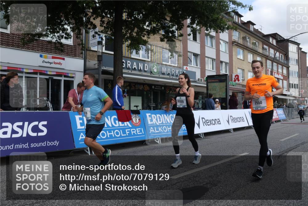15.09.2024 - PSD Bank Halbmarathon Michael Strokosch http://msf.ph/oto/7079129 15.09.2024 12:23:16 Ziel 2078, 2307, 2550, 3243, 3277, 3320, 3370 meine-sportfotos.de