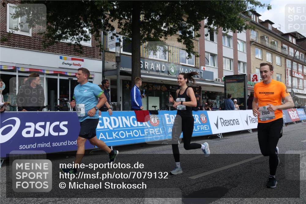 15.09.2024 - PSD Bank Halbmarathon Michael Strokosch http://msf.ph/oto/7079132 15.09.2024 12:23:16 Ziel 2078, 2307, 2550, 3243, 3277, 3320, 3370 meine-sportfotos.de