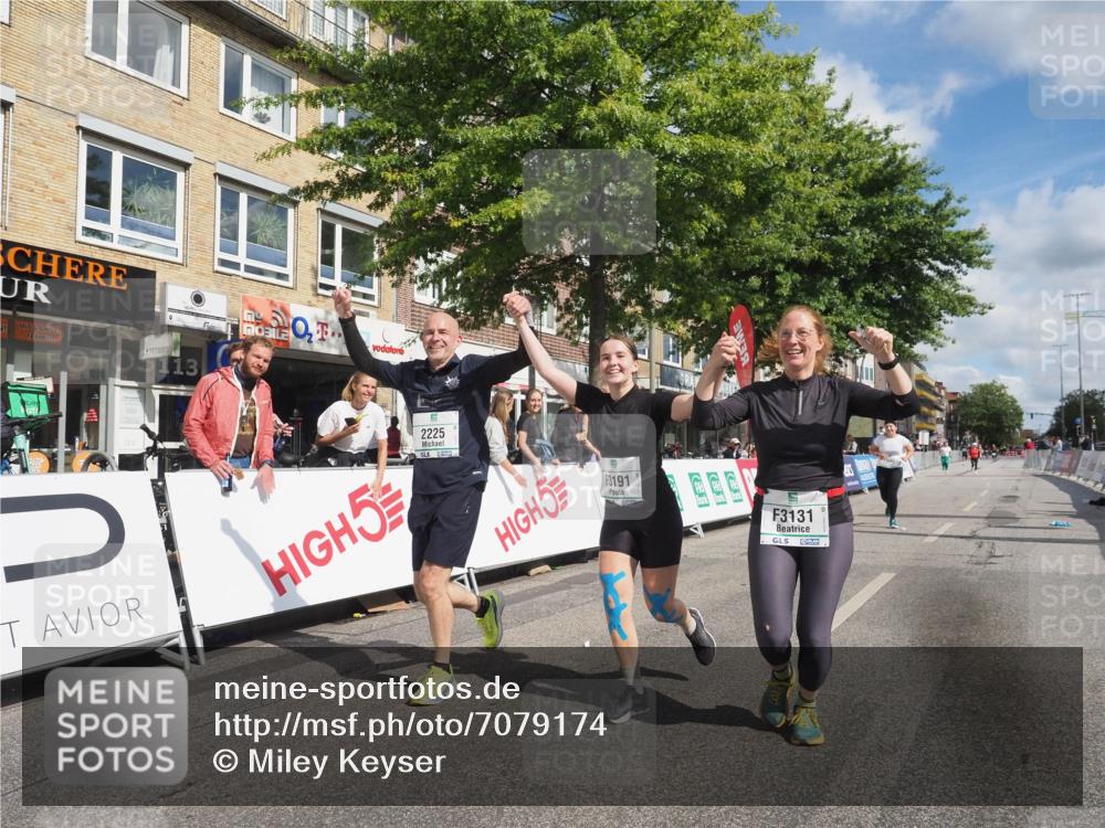 15.09.2024 - PSD Bank Halbmarathon Miley Keyser http://msf.ph/oto/7079174 15.09.2024 12:42:15 Ziel 2225, 3131, 3191, 3363 meine-sportfotos.de