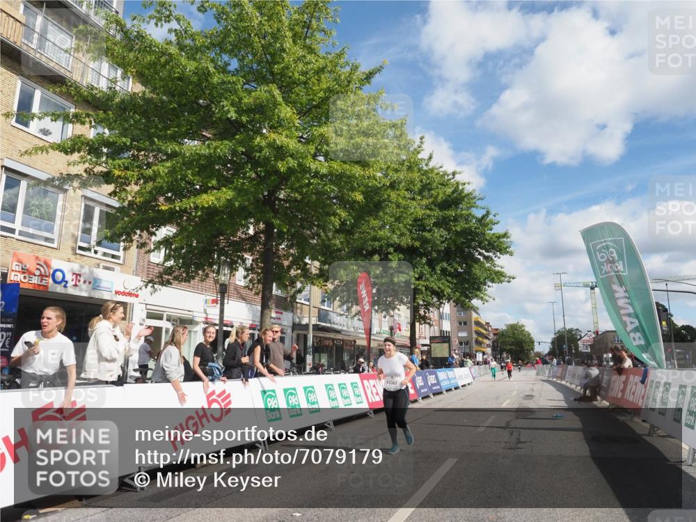 15.09.2024 - PSD Bank Halbmarathon Miley Keyser http://msf.ph/oto/7079179 15.09.2024 12:42:17 Ziel 2225, 3131, 3191, 3363 meine-sportfotos.de