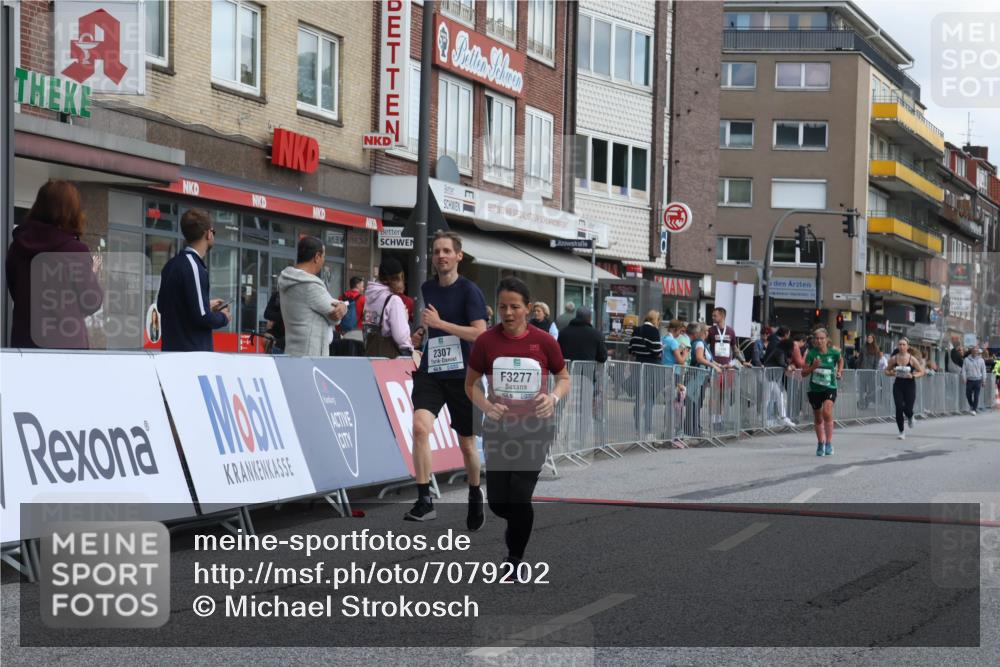 15.09.2024 - PSD Bank Halbmarathon Michael Strokosch http://msf.ph/oto/7079202 15.09.2024 12:23:23 Ziel 987, 2078, 2307, 2550, 3243, 3277, 3320, 3370 meine-sportfotos.de