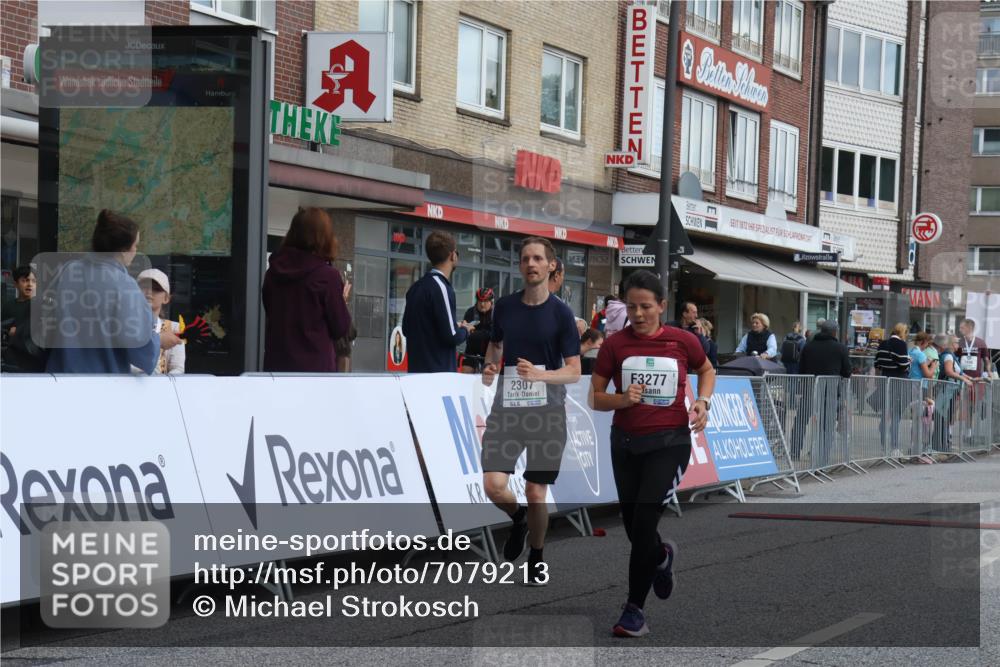 15.09.2024 - PSD Bank Halbmarathon Michael Strokosch http://msf.ph/oto/7079213 15.09.2024 12:23:24 Ziel 987, 2078, 2307, 2550, 2981, 3243, 3277, 3320, 3370 meine-sportfotos.de