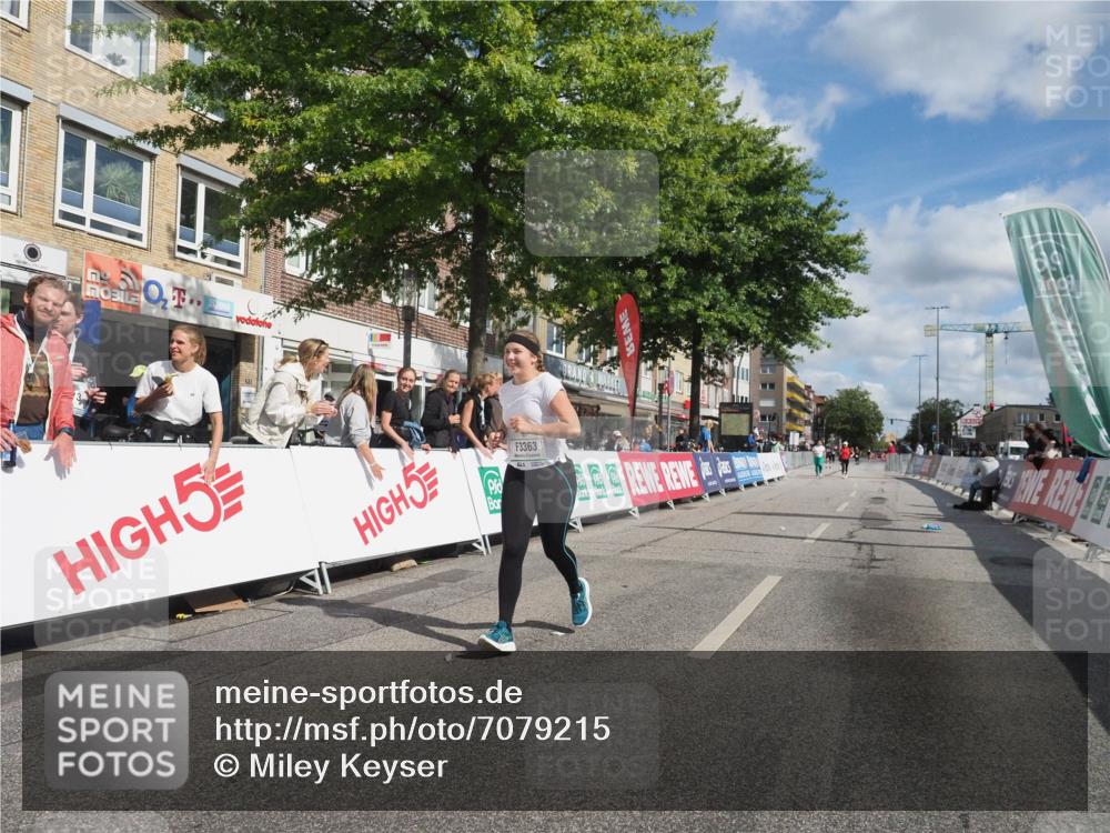 15.09.2024 - PSD Bank Halbmarathon Miley Keyser http://msf.ph/oto/7079215 15.09.2024 12:42:18 Ziel 2225, 2913, 2966, 3131, 3191, 3363 meine-sportfotos.de