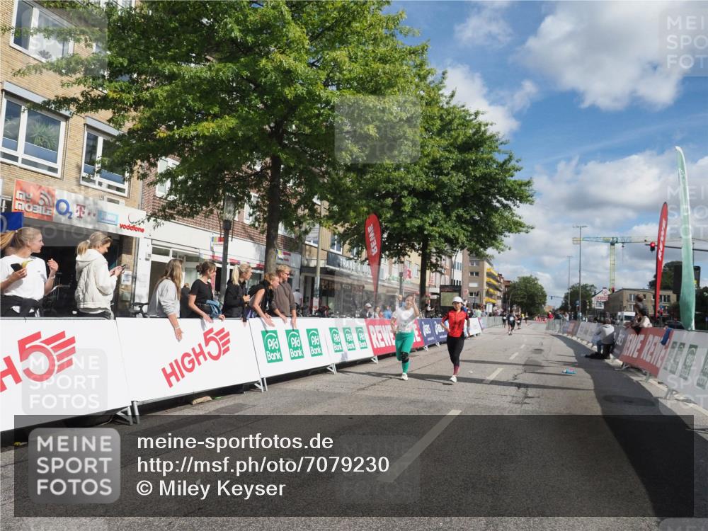15.09.2024 - PSD Bank Halbmarathon Miley Keyser http://msf.ph/oto/7079230 15.09.2024 12:42:27 Ziel 2225, 2913, 2966, 3131, 3191, 3278, 3363 meine-sportfotos.de