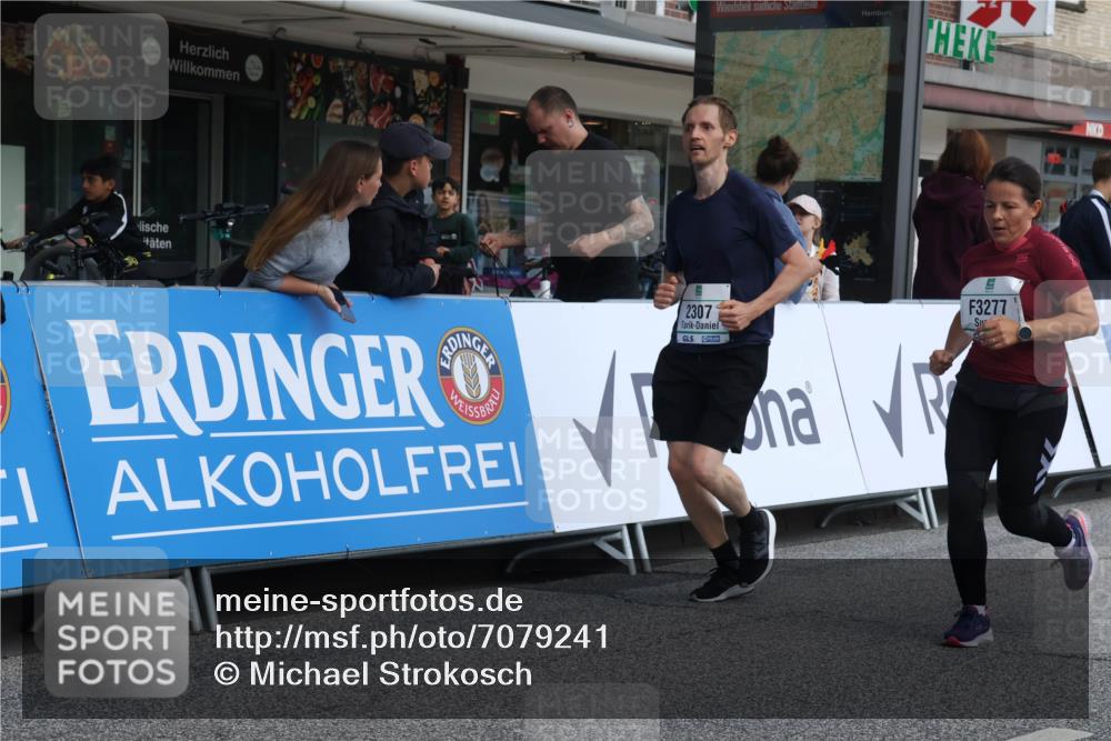 15.09.2024 - PSD Bank Halbmarathon Michael Strokosch http://msf.ph/oto/7079241 15.09.2024 12:23:25 Ziel 987, 2307, 2981, 3243, 3277, 3370 meine-sportfotos.de