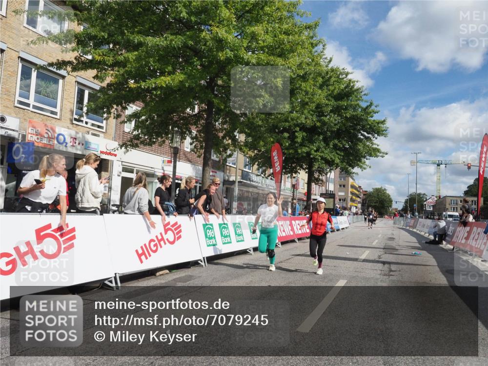 15.09.2024 - PSD Bank Halbmarathon Miley Keyser http://msf.ph/oto/7079245 15.09.2024 12:42:27 Ziel 2225, 2913, 2966, 3131, 3191, 3278, 3363 meine-sportfotos.de