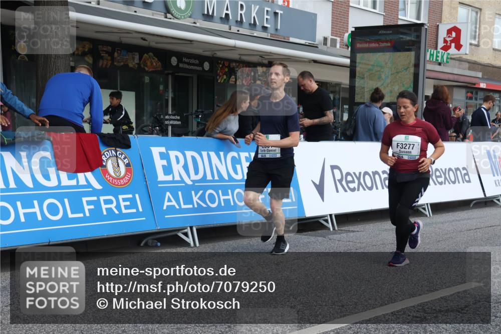 15.09.2024 - PSD Bank Halbmarathon Michael Strokosch http://msf.ph/oto/7079250 15.09.2024 12:23:25 Ziel 987, 2307, 2981, 3243, 3277, 3370 meine-sportfotos.de