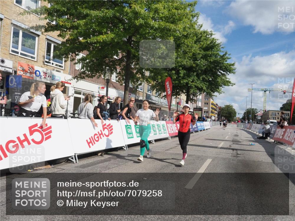 15.09.2024 - PSD Bank Halbmarathon Miley Keyser http://msf.ph/oto/7079258 15.09.2024 12:42:28 Ziel 2225, 2913, 2966, 3131, 3191, 3278, 3363 meine-sportfotos.de