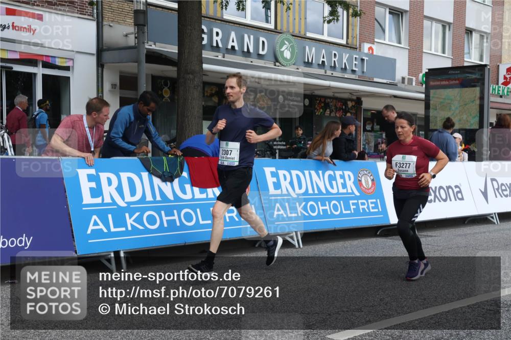 15.09.2024 - PSD Bank Halbmarathon Michael Strokosch http://msf.ph/oto/7079261 15.09.2024 12:23:26 Ziel 987, 2307, 2981, 3243, 3277, 3370 meine-sportfotos.de