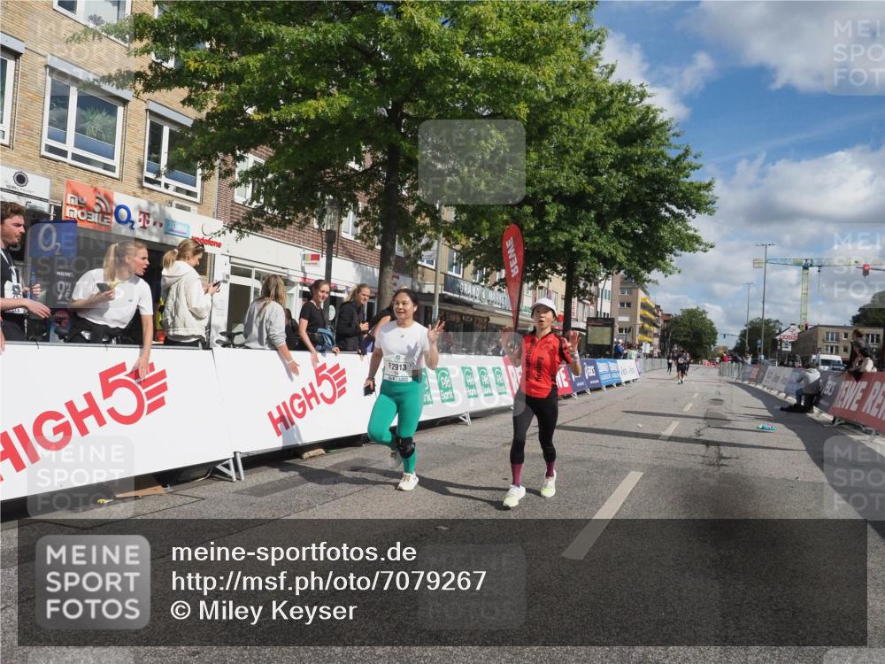15.09.2024 - PSD Bank Halbmarathon Miley Keyser http://msf.ph/oto/7079267 15.09.2024 12:42:28 Ziel 2225, 2913, 2966, 3131, 3191, 3278, 3363 meine-sportfotos.de