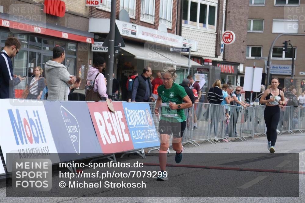 15.09.2024 - PSD Bank Halbmarathon Michael Strokosch http://msf.ph/oto/7079299 15.09.2024 12:23:28 Ziel 987, 2307, 2981, 3002, 3243, 3277, 3370 meine-sportfotos.de