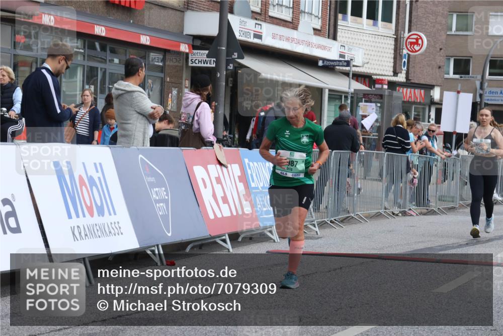 15.09.2024 - PSD Bank Halbmarathon Michael Strokosch http://msf.ph/oto/7079309 15.09.2024 12:23:29 Ziel 987, 2307, 2981, 3002, 3243, 3277, 3370 meine-sportfotos.de