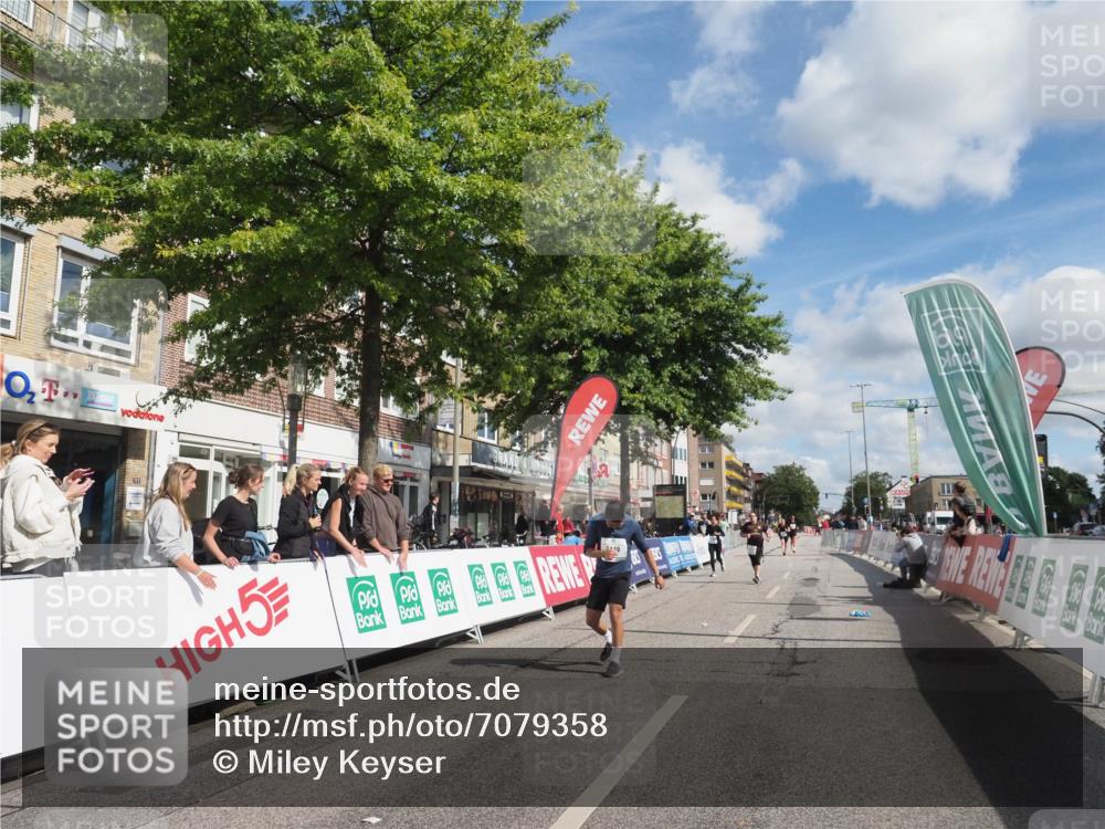 15.09.2024 - PSD Bank Halbmarathon Miley Keyser http://msf.ph/oto/7079358 15.09.2024 12:42:39 Ziel 2273, 2913, 2966, 3242, 3278, 3400 meine-sportfotos.de