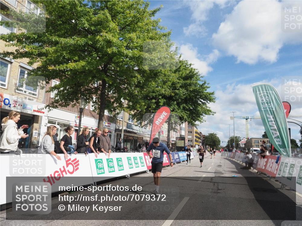15.09.2024 - PSD Bank Halbmarathon Miley Keyser http://msf.ph/oto/7079372 15.09.2024 12:42:40 Ziel 2273, 2913, 2966, 3242, 3278, 3400 meine-sportfotos.de