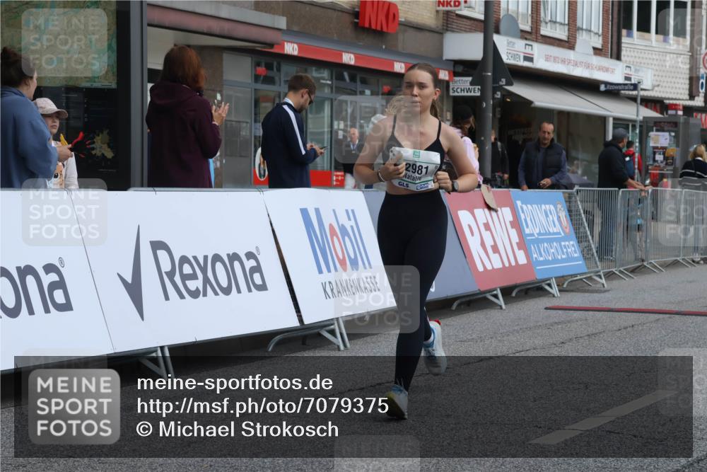 15.09.2024 - PSD Bank Halbmarathon Michael Strokosch http://msf.ph/oto/7079375 15.09.2024 12:23:33 Ziel 987, 2307, 2403, 2981, 3002, 3277 meine-sportfotos.de