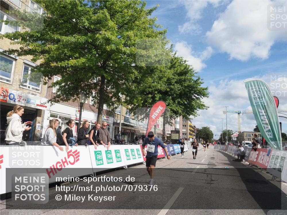 15.09.2024 - PSD Bank Halbmarathon Miley Keyser http://msf.ph/oto/7079376 15.09.2024 12:42:40 Ziel 2273, 2913, 2966, 3242, 3278, 3400 meine-sportfotos.de