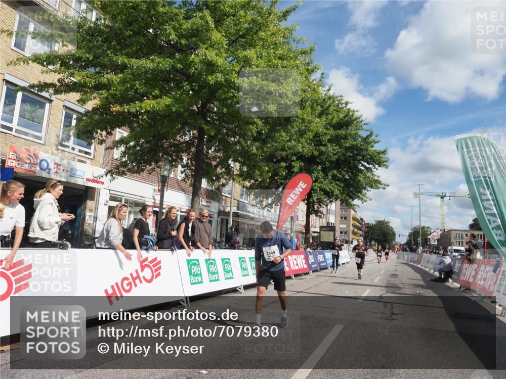 15.09.2024 - PSD Bank Halbmarathon Miley Keyser http://msf.ph/oto/7079380 15.09.2024 12:42:40 Ziel 2273, 2913, 2966, 3242, 3278, 3400 meine-sportfotos.de