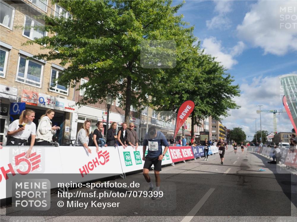 15.09.2024 - PSD Bank Halbmarathon Miley Keyser http://msf.ph/oto/7079399 15.09.2024 12:42:41 Ziel 2273, 3242, 3278, 3400 meine-sportfotos.de
