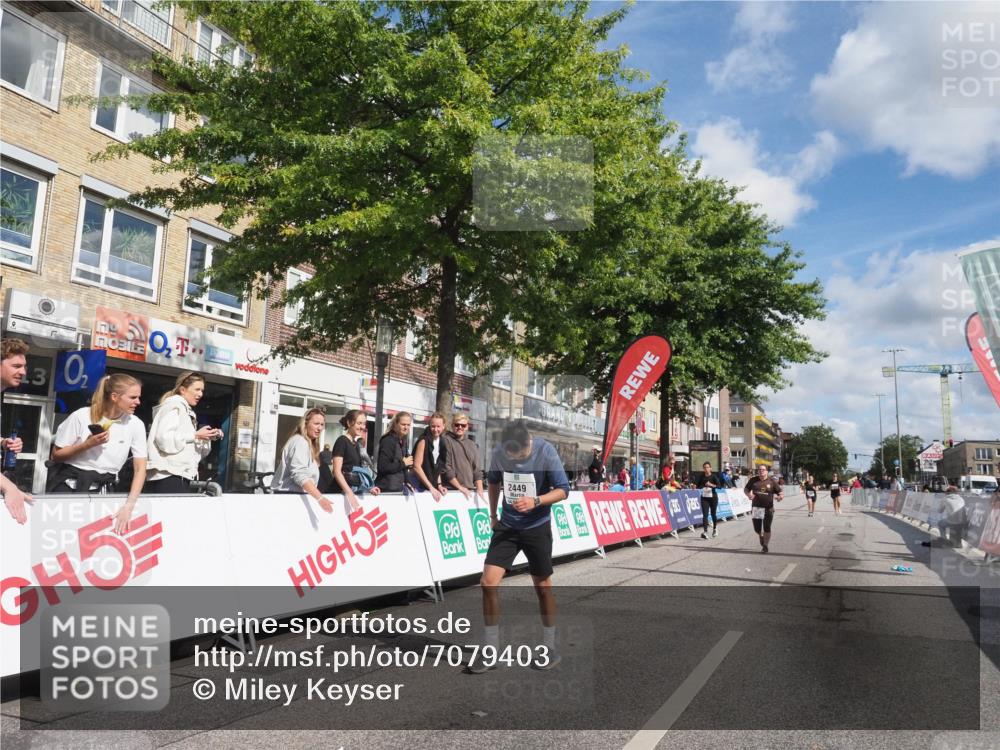 15.09.2024 - PSD Bank Halbmarathon Miley Keyser http://msf.ph/oto/7079403 15.09.2024 12:42:41 Ziel 2273, 3242, 3278, 3400 meine-sportfotos.de