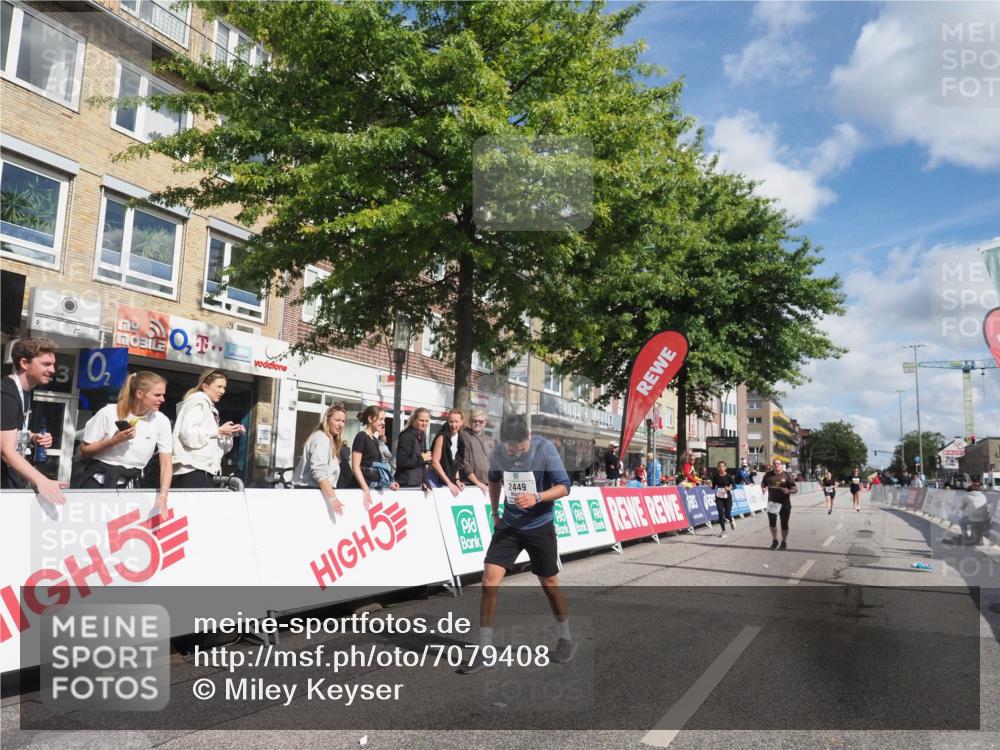 15.09.2024 - PSD Bank Halbmarathon Miley Keyser http://msf.ph/oto/7079408 15.09.2024 12:42:41 Ziel 2273, 3242, 3278, 3400 meine-sportfotos.de